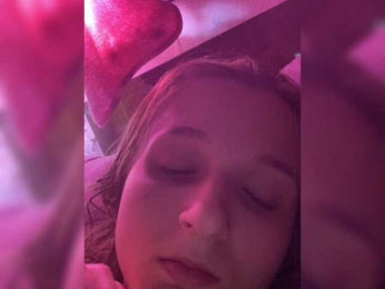 Kitty20Meow webcam bongacams model stream image