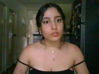 Perla Dumond webcam model stream image