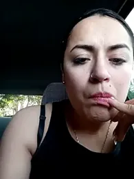 Lesly_10- webcam model stream image
