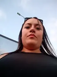 Lesly_10- webcam model stream image