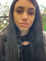 ilariea_girl webcam model stream image