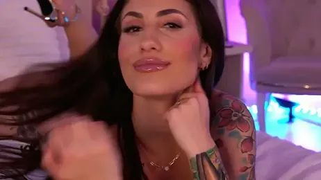 OhhAisha webcam model stream image