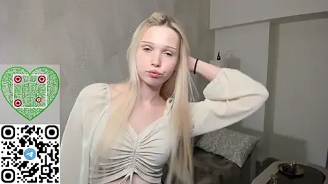 CherrylHolme webcam stripchat model stream image