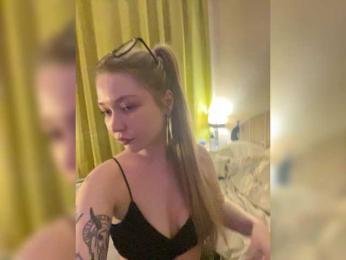 Iiiillllyyyy webcam bongacams model stream image