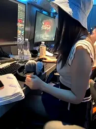 nideanbaby webcam model stream image