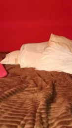 Apriilhot webcam model stream image