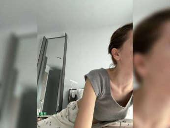 thechloee webcam model stream image