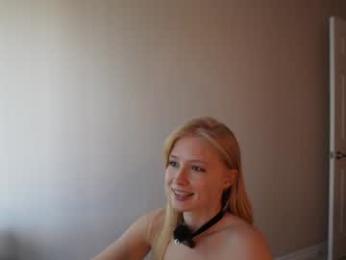 bestblondiiecb webcam model stream image