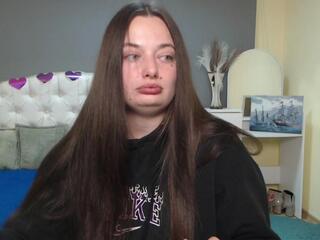 Milana Ora webcam model stream image