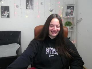 Milana Ora webcam model stream image