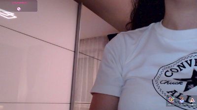 _universia webcam model stream image