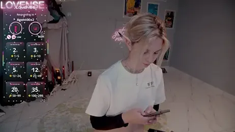 Careful_i_bite webcam model stream image
