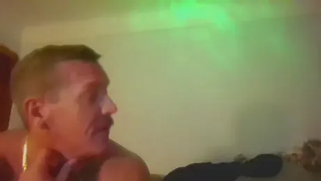 LuxeLoverZ webcam model stream image