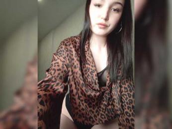 Krislove webcam model stream image