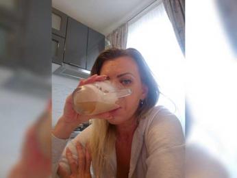 MiaHot webcam model stream image