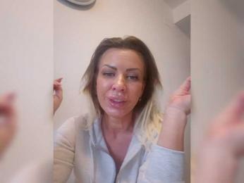 MiaHot webcam model stream image