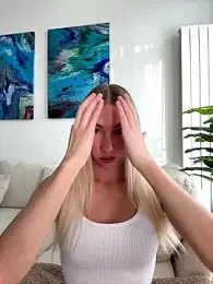 LuisaBecker webcam model stream image