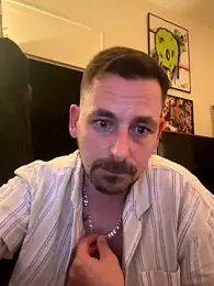 defbond420 webcam model stream image