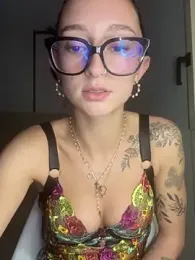 honeymalou webcam model stream image