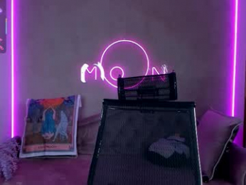 lika_moon webcam model stream image