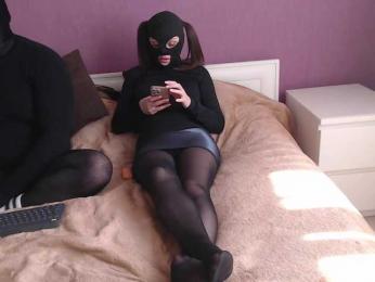 Feet-sweet-little-girl webcam model stream image