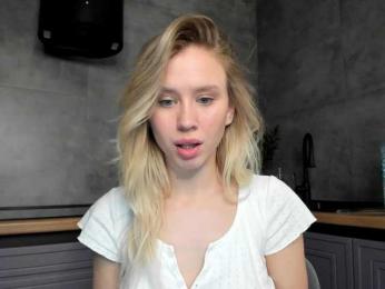 Sunlovv webcam model stream image