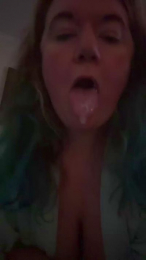 CrystalRivers33 webcam model stream image