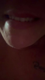 Malulemos webcam model stream image