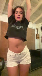 1975Nicole webcam cam4 model stream image