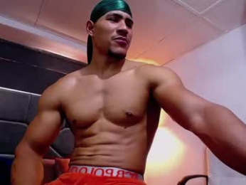 adam_fit19cm webcam model stream image