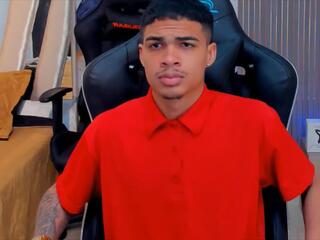 Riccie Pezzutti webcam model stream image