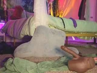 lovely-brown94 webcam model stream image