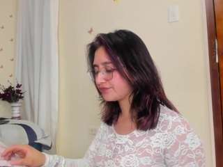 leyladarly webcam model stream image