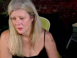 alicescuriosity webcam model stream image