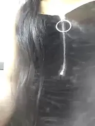 Heena-curvy webcam stripchat model stream image