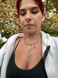 RiriRoseey webcam model stream image
