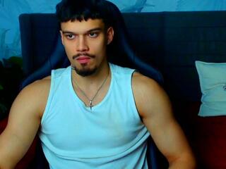 Ridge Hunter webcam model stream image