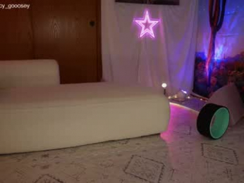 lucy_gooosey webcam model stream image