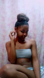 Joelinah webcam model stream image