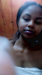 Joelinah webcam model stream image