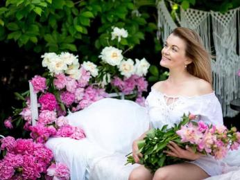 LeaNicole webcam model stream image