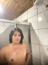 larysinha webcam model stream image