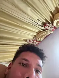 Valentinacouple webcam model stream image