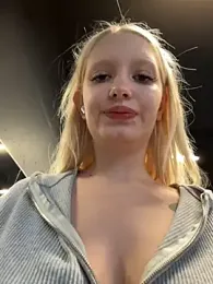 Mila_NoRules webcam model stream image