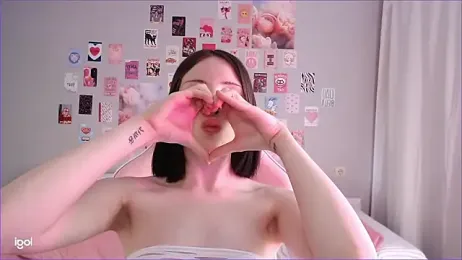 Lexi_Bottom webcam model stream image