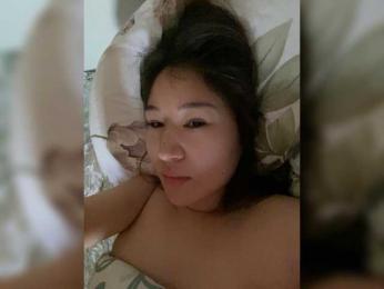 ohyes_ webcam model stream image