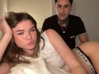 yourgirlaurora webcam model stream image