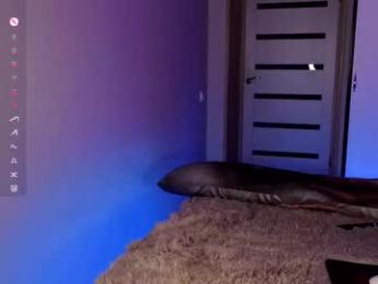 hitchcocianblonde_ webcam model stream image