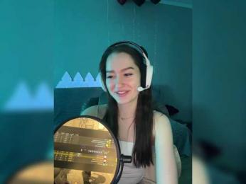 whiteTEA bongacams stream image