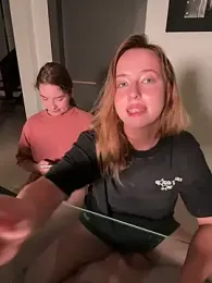 Nura_n_Sarah stripchat stream image